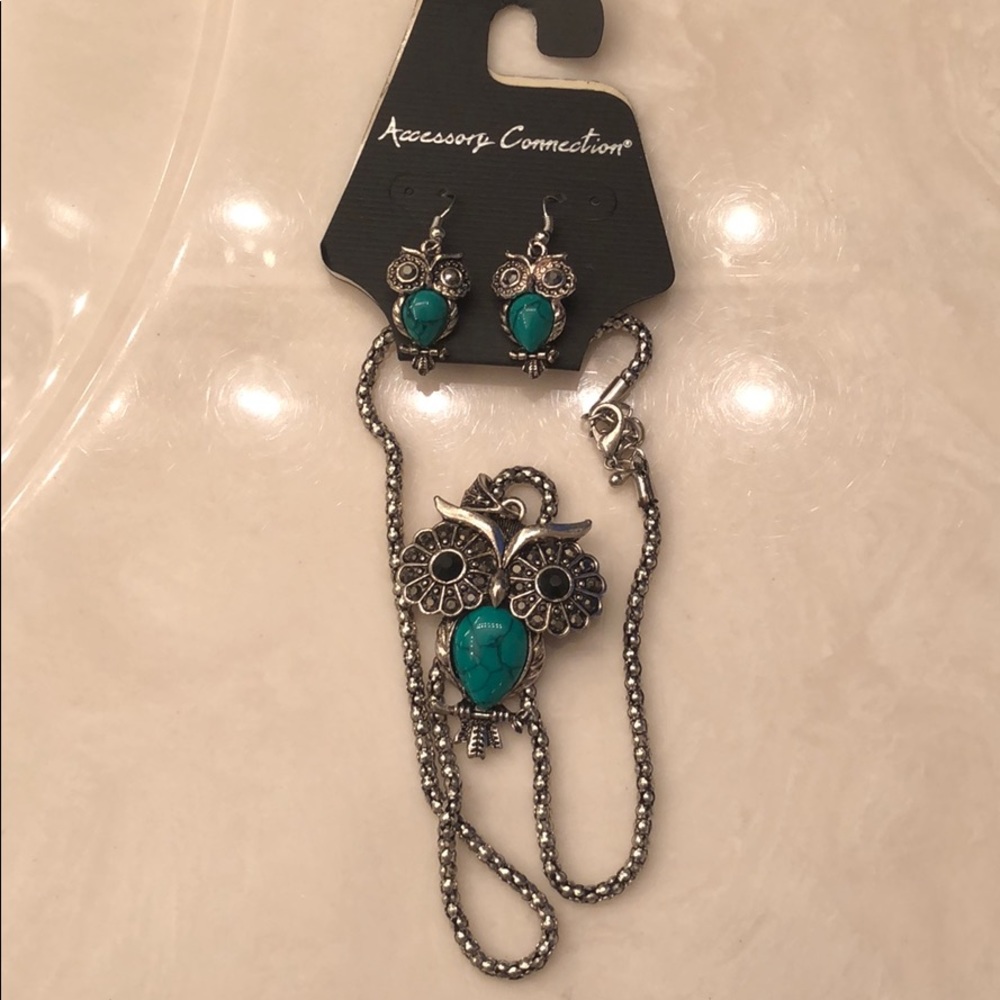 Necklace and earrings..